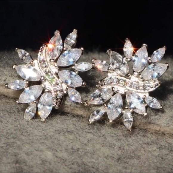 .925 Sterling Silver White Sapphire Pierced Studs - Picture 3 of 4